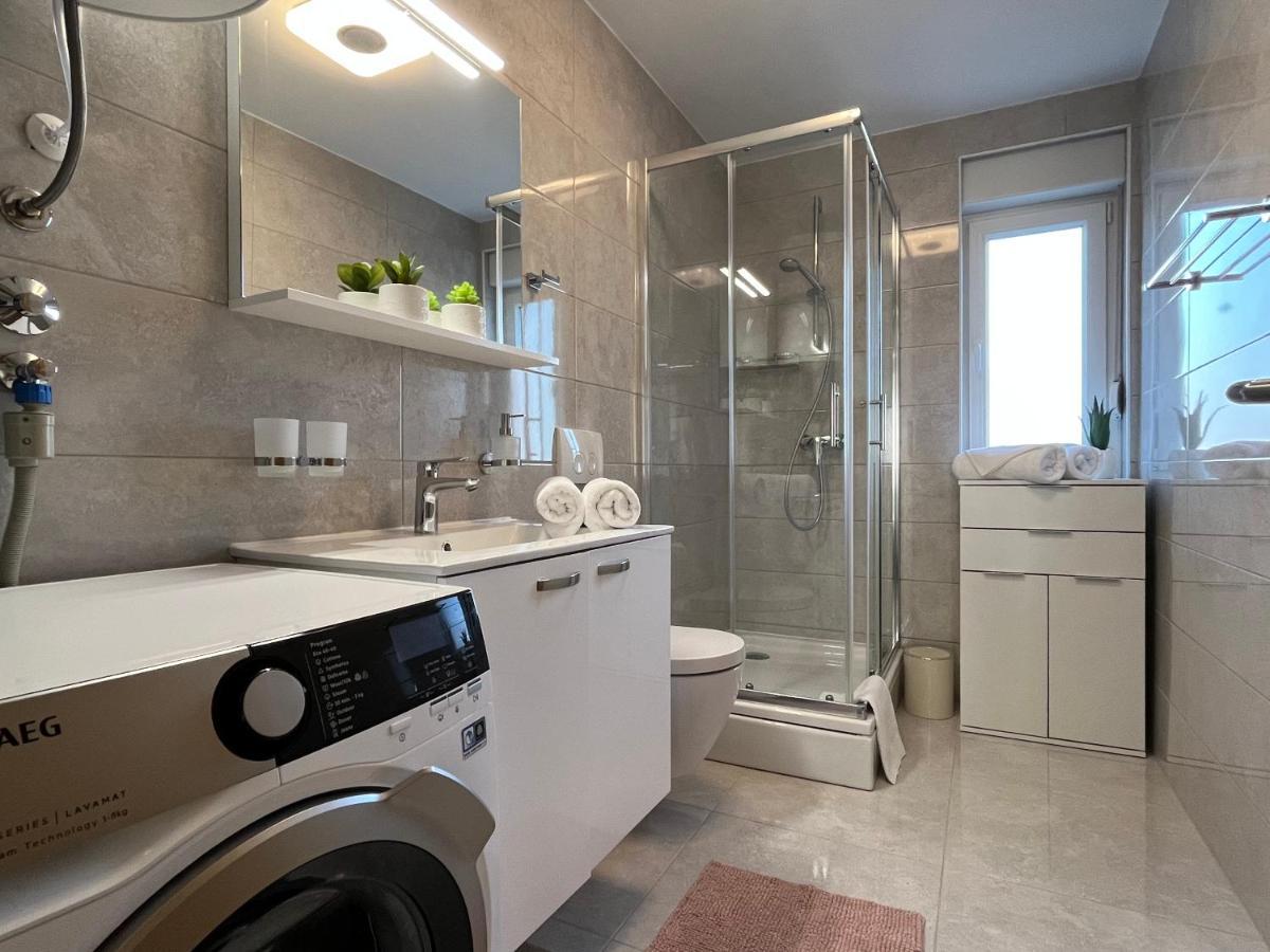 Apartman Yacht Медулин Екстериор снимка