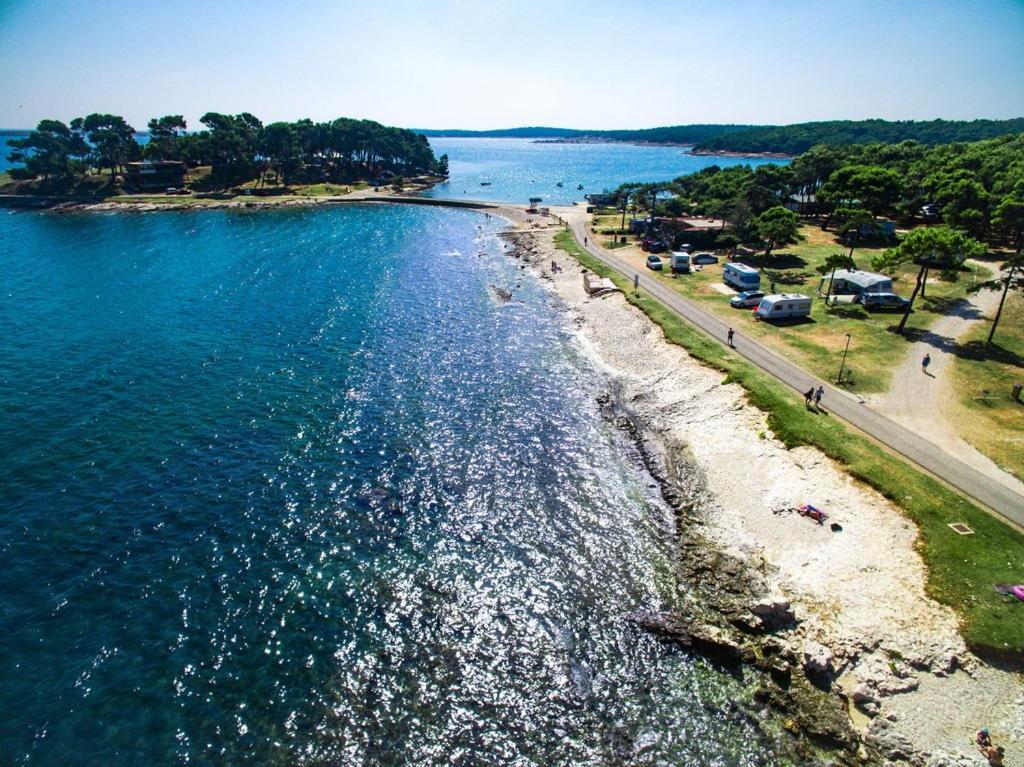 Apartman Yacht Медулин Екстериор снимка